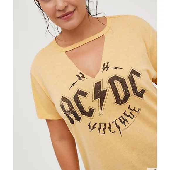 LAST CHANCE SALE☆NWT~TORRID AC/DC Rock Band Choker Cutout Tee~Plus Size 0X~SALE~ - Picture 4 of 10